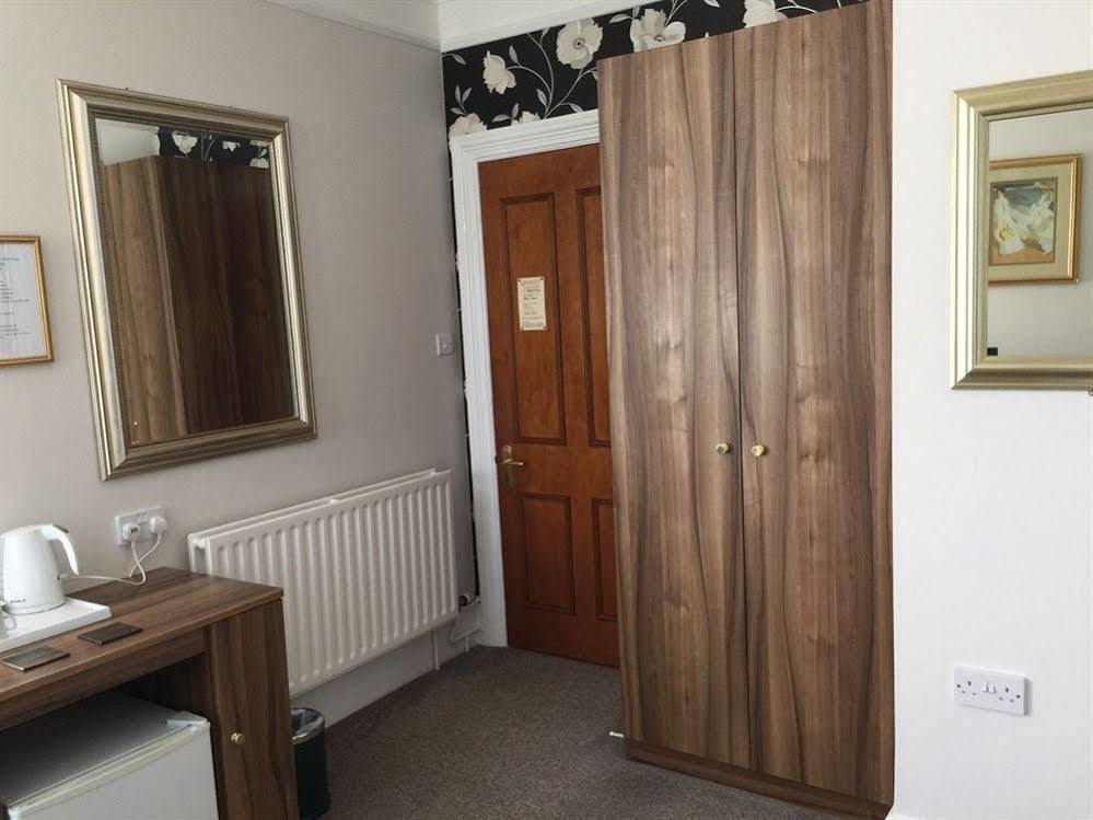 Kenmore Guest House Rustington Buitenkant foto
