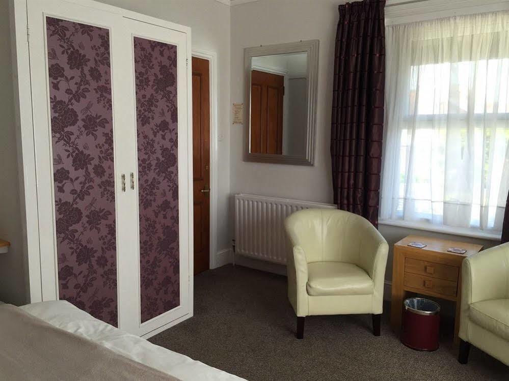 Kenmore Guest House Rustington Buitenkant foto